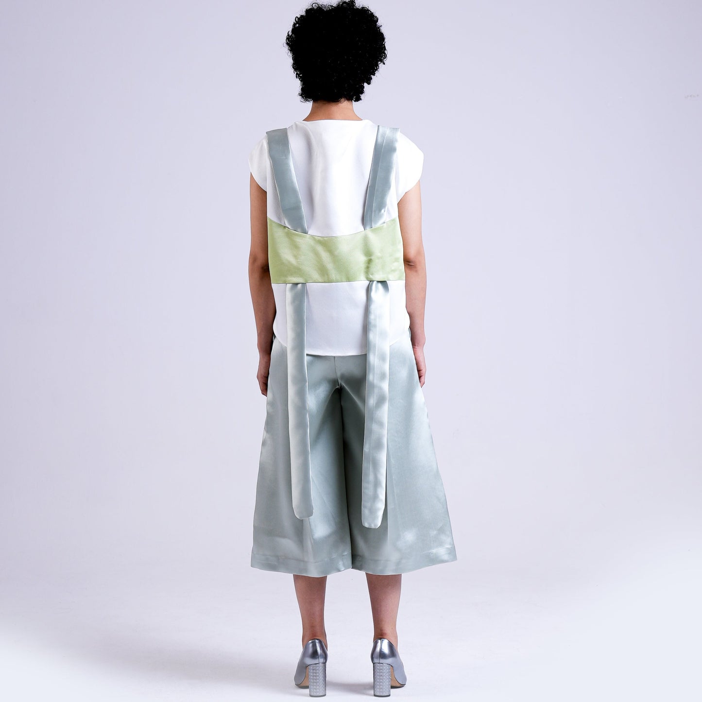 VEST WITH STRAPS