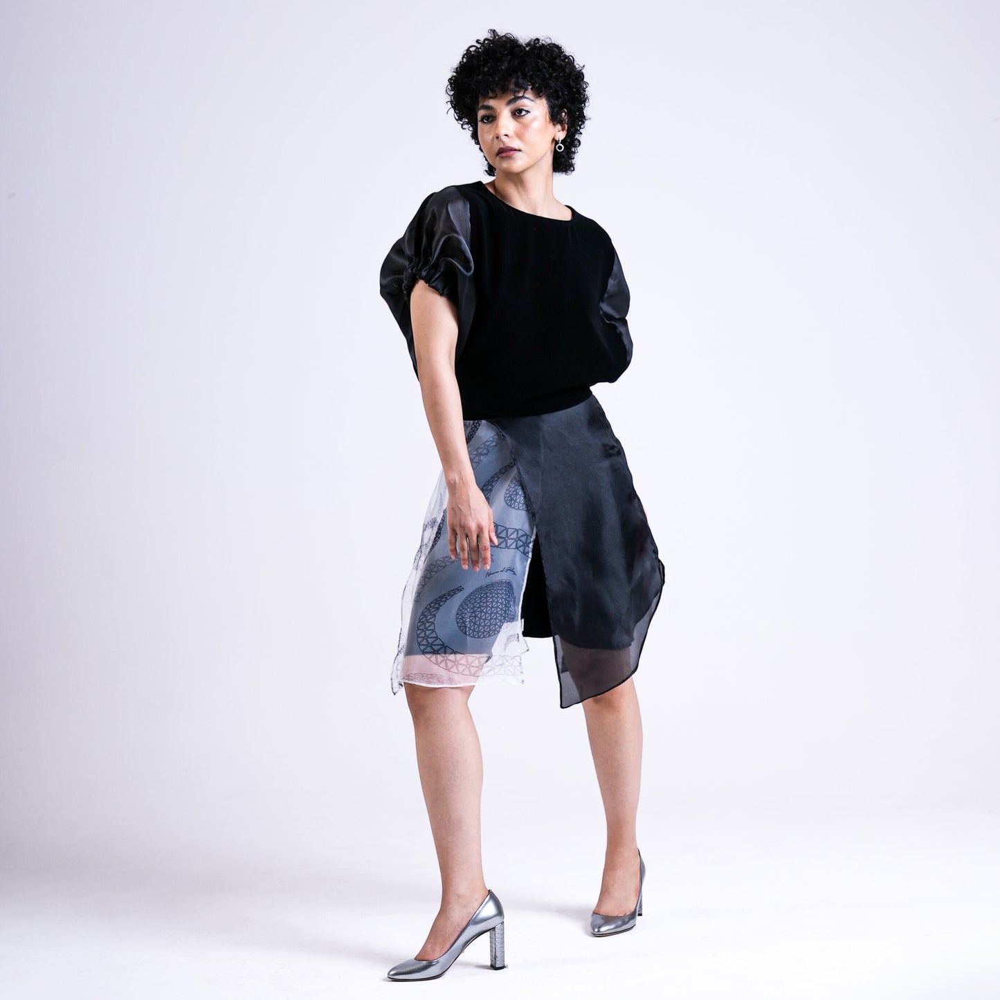 GATHERED SLEEVE TOP