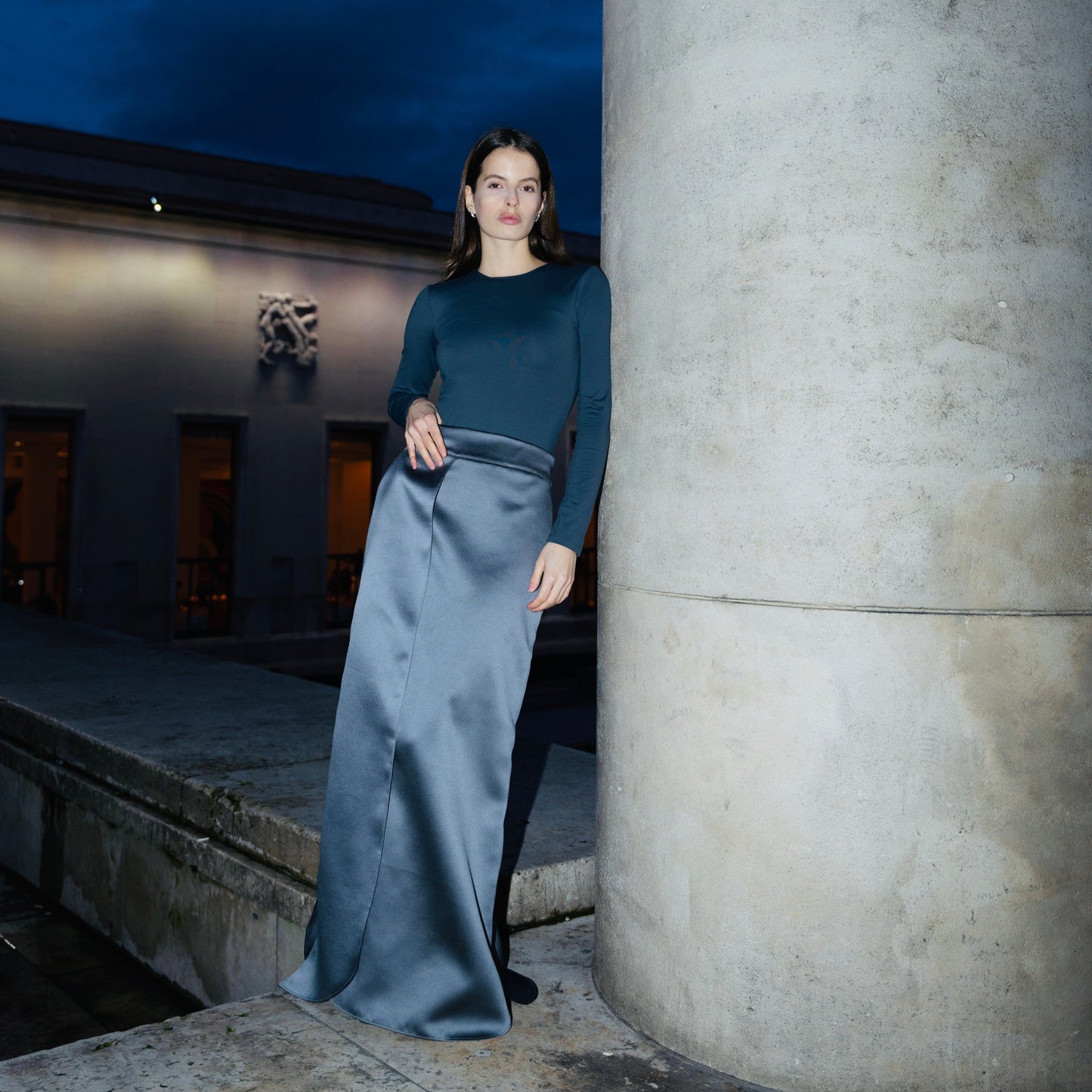 OVERLAY STRAIGHT-CUT SKIRT
