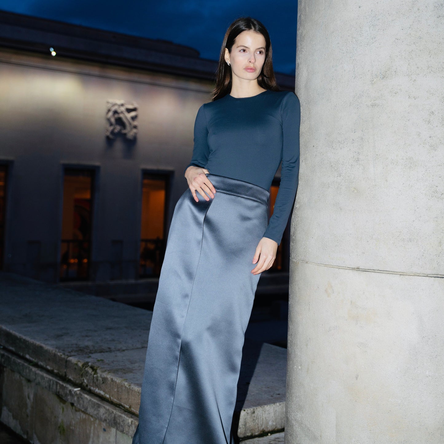 OVERLAY STRAIGHT-CUT SKIRT