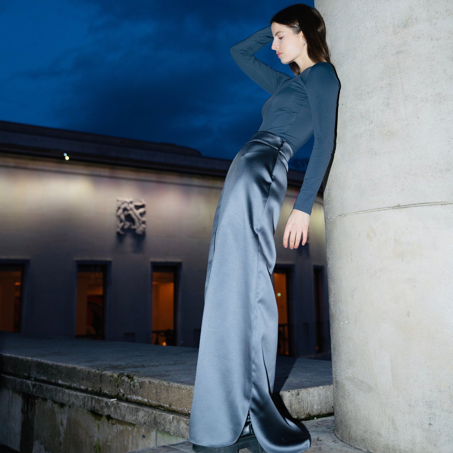 OVERLAY STRAIGHT-CUT SKIRT