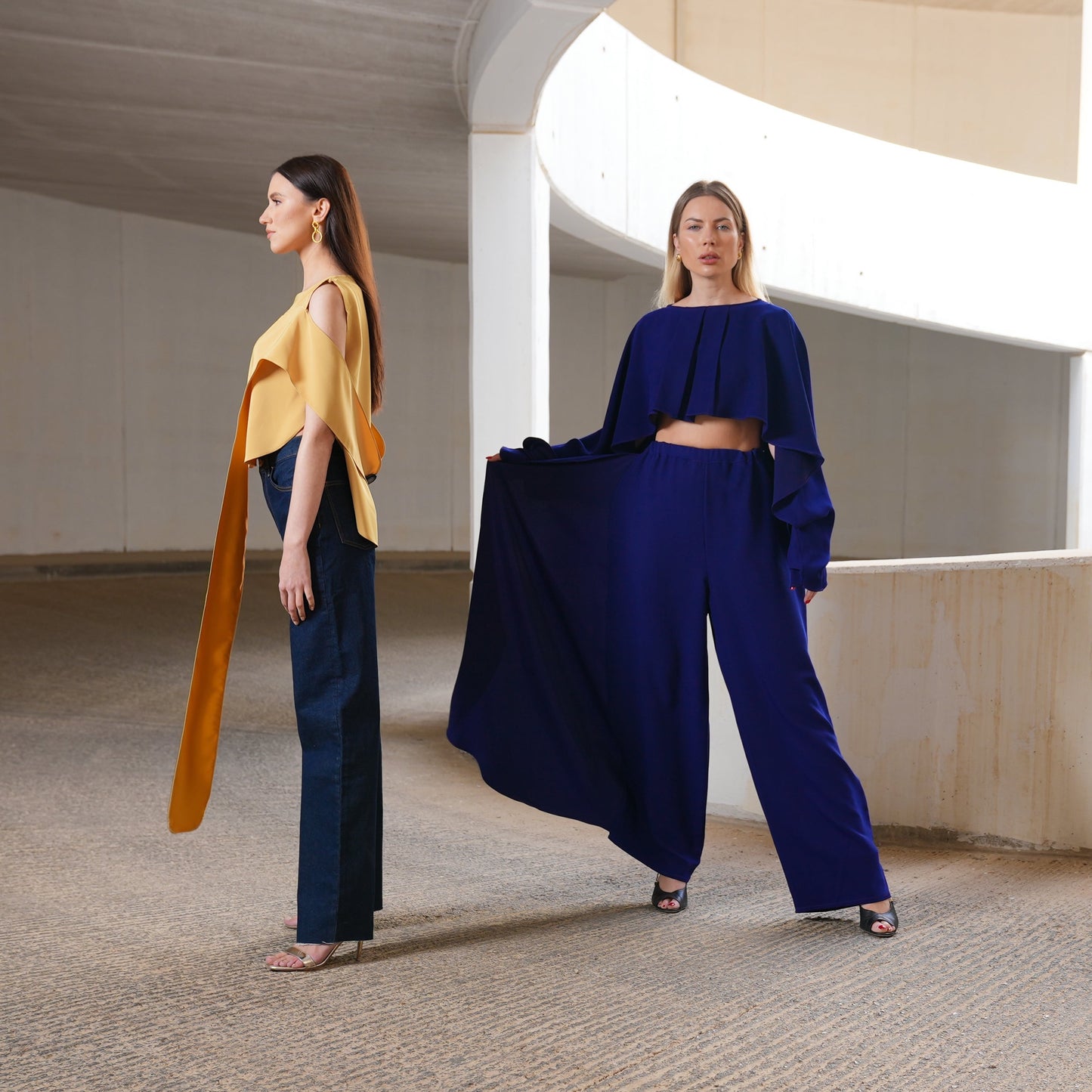 CRAPE BLUE TOP